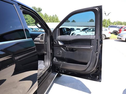 Used 2018 Ford Expedition Max XLT w/ Equipment Group 202A AWD/4WD image 40