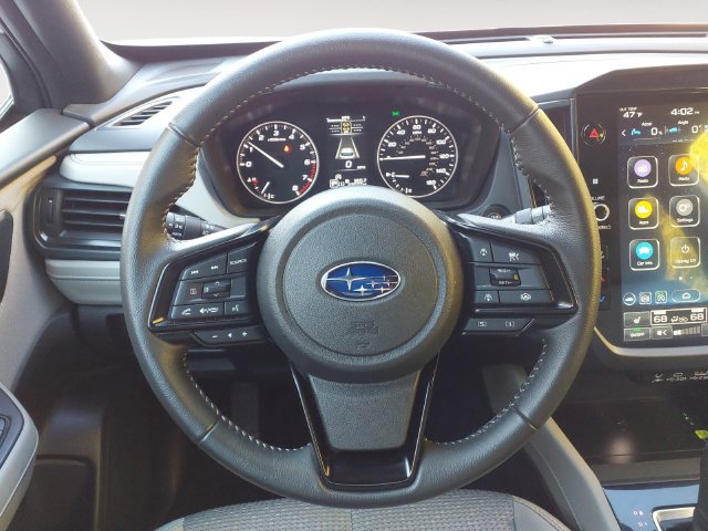 Used 2025 Subaru Forester Premium AWD/4WD image 13