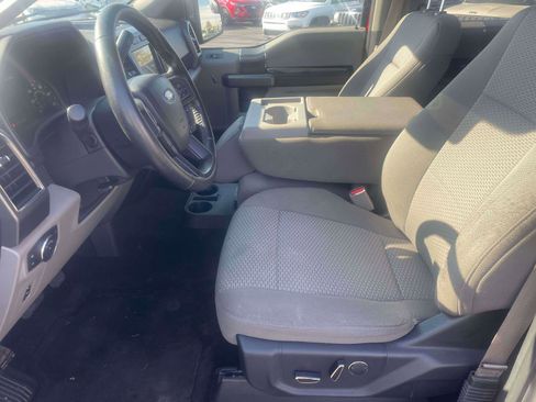 Used 2017 Ford F150 XLT w/ Equipment Group 302A Luxury image 4