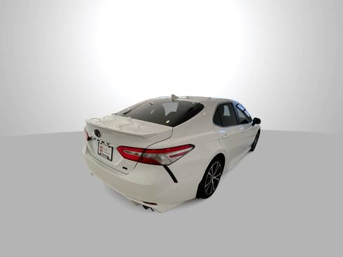 Certified 2019 Toyota Camry SE FWD image 8