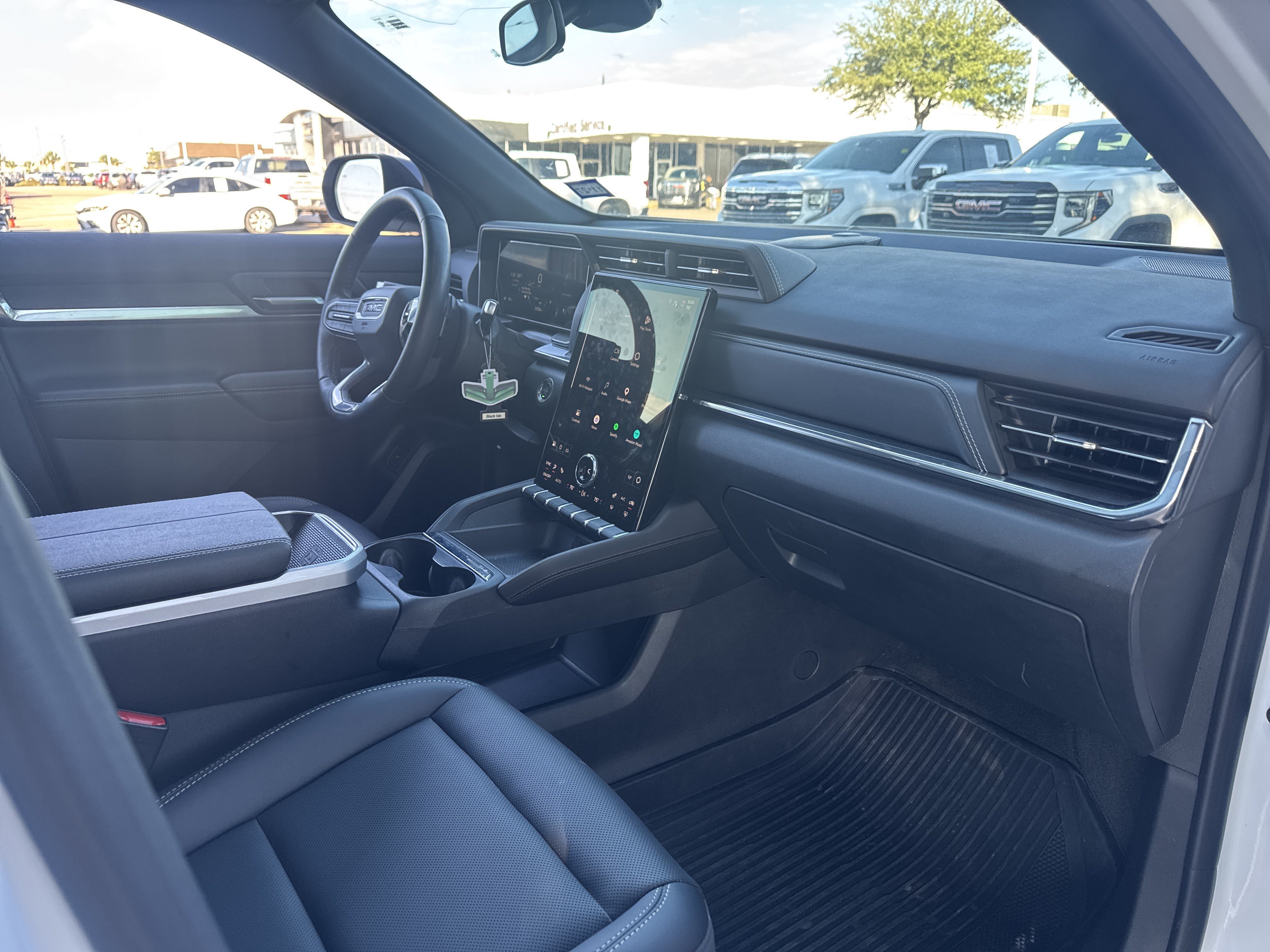 Used 2026 GMC Terrain Elevation w/ Elevation Premium Package FWD image 16