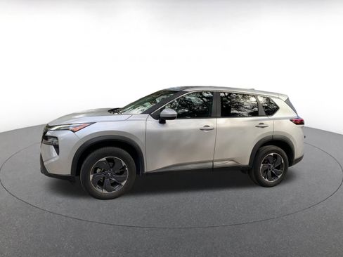 Used 2025 Nissan Rogue SV image 10