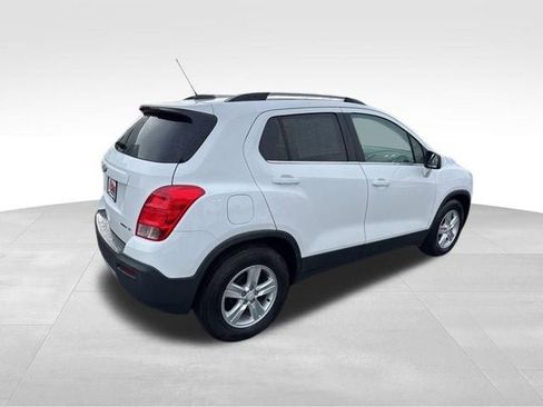 Used 2016 Chevrolet Trax LT w/ LT Convenience Package FWD image 4