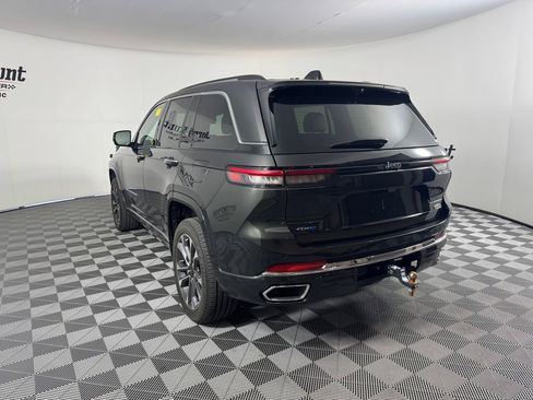 Used 2024 Jeep Grand Cherokee Overland w/ Luxury Tech Group IV image 8