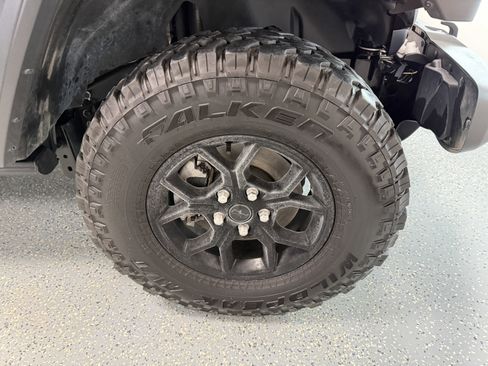 Used 2024 Jeep Wrangler Willys image 32
