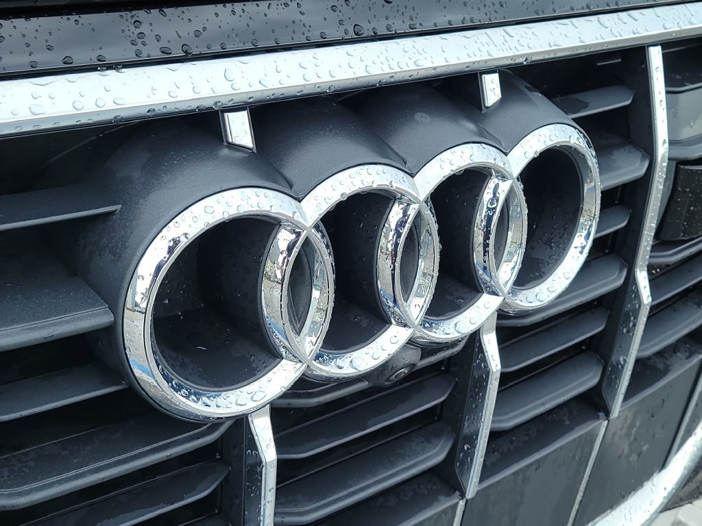 Used 2022 Audi Q7 3.0T Premium Plus w/ Premium Plus Package AWD/4WD image 9