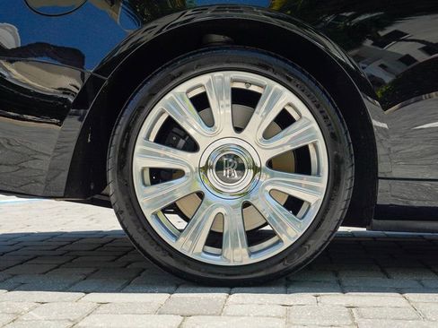 Used 2016 Rolls-Royce Dawn image 27