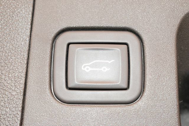 Used 2024 Cadillac XT4 Premium Luxury AWD/4WD image 15