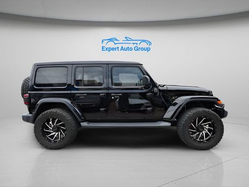 Used 2020 Jeep Wrangler Unlimited Sahara AWD/4WD image 3