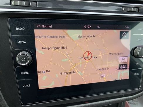 Used 2019 Volkswagen Tiguan SEL R-Line image 23