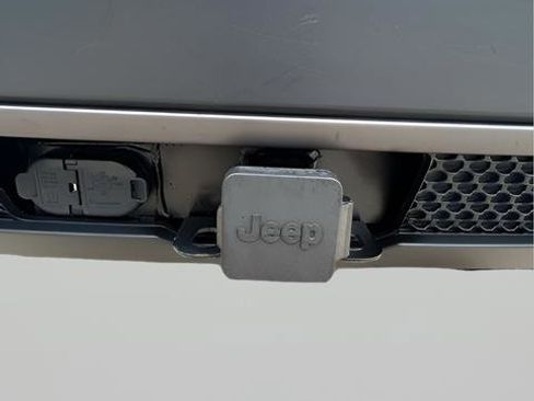 Used 2021 Jeep Cherokee Trailhawk image 24