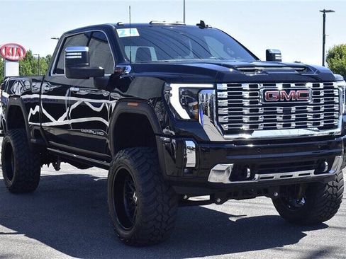 Used 2024 GMC Sierra 3500 Denali w/ Denali Reserve Package AWD/4WD image 7