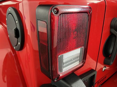 Used 2017 Jeep Wrangler Sahara w/ Dual Top Group image 31