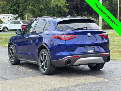 Used 2023 Alfa Romeo Stelvio Ti AWD/4WD image 2