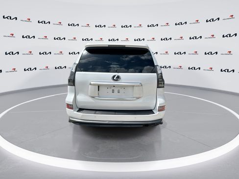 Used 2023 Lexus GX 460 Premium w/ Accessory Package AWD/4WD image 7
