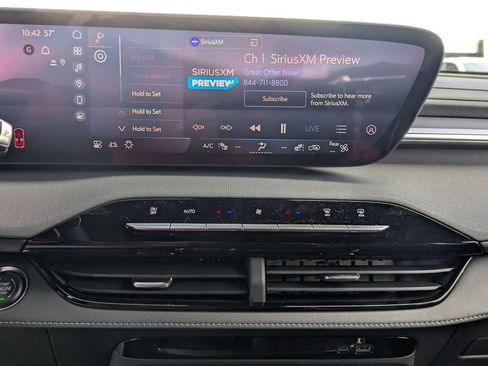 New 2025 Buick Enclave Sport Touring w/ LPO, Floor Liner Package AWD/4WD image 17