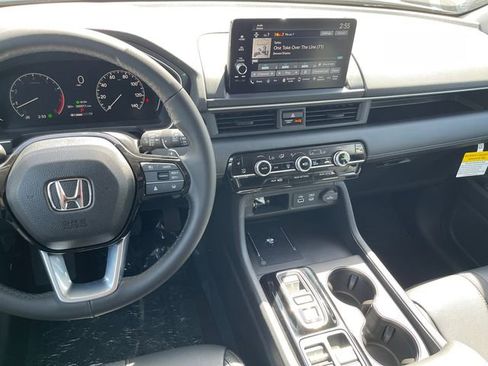 New 2025 Honda Pilot EX-L image 17