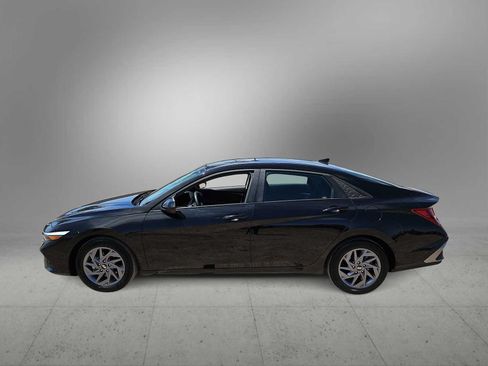 Certified 2024 Hyundai Elantra SEL FWD image 5