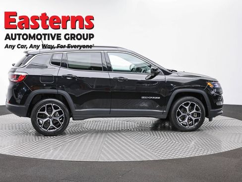 Used 2025 Jeep Compass Limited AWD/4WD image 4