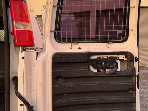 Used 2013 Chevrolet Express 2500 RWD image 26