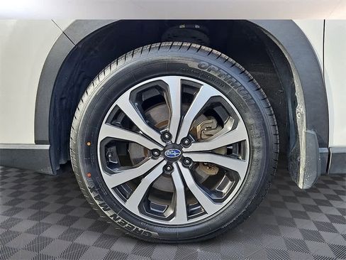 Used 2021 Subaru Forester Limited image 8