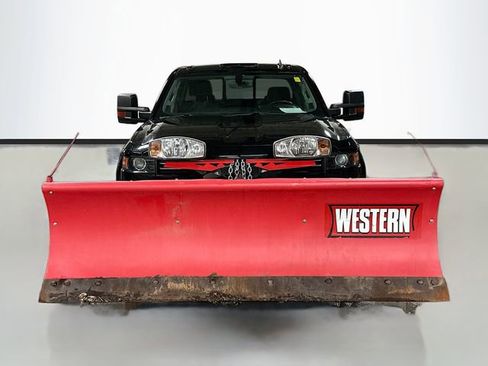 Used 2017 Chevrolet Silverado 2500 LT w/ Midnight Edition image 4