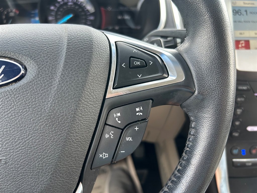 Used 2017 Ford Edge Titanium w/ Equipment Group 301A FWD image 18