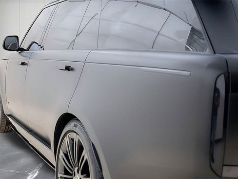 Used 2025 Land Rover Range Rover Long Wheelbase Autobiography image 12