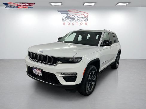Used 2022 Jeep Grand Cherokee Limited 4xe w/ Luxury Tech Group II AWD/4WD image 1