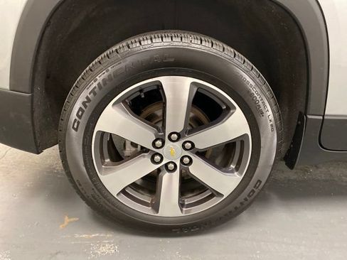 Used 2023 Chevrolet Traverse LT w/ LT Premium Package AWD/4WD image 31
