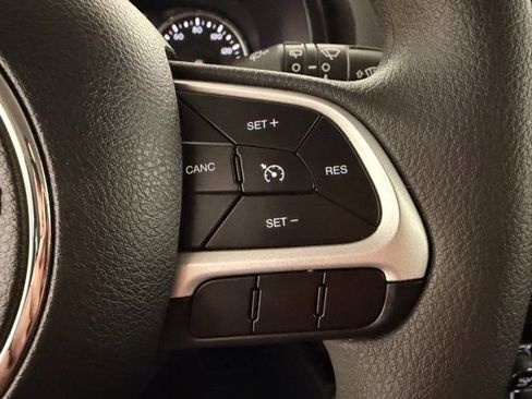 Certified 2023 Jeep Renegade Latitude image 26