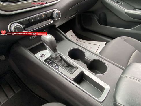 Used 2025 Nissan Altima 2.5 SV image 17