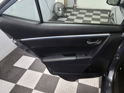 Used 2014 Toyota Corolla S FWD image 23