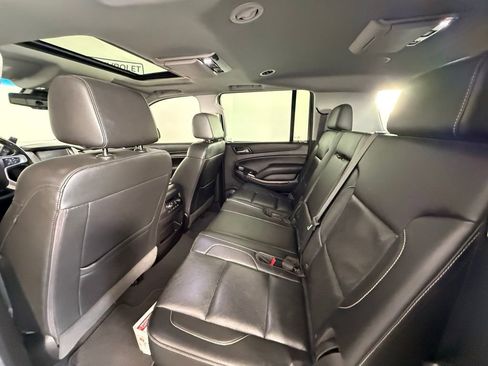 Used 2019 GMC Yukon XL SLT w/ Open Road Package AWD/4WD image 15