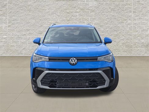 New 2026 Volkswagen Taos SE AWD/4WD image 2