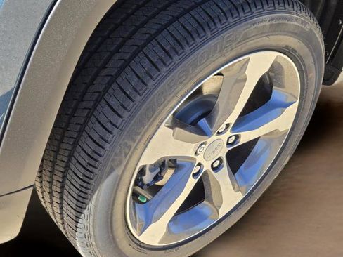 New 2026 Jeep Grand Cherokee Limited RWD image 6