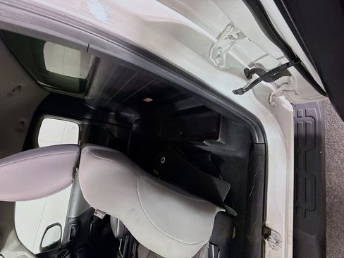 Used 2022 Toyota Tacoma SR image 24