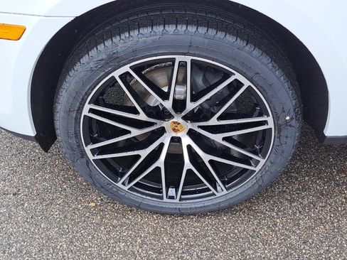 New 2026 Porsche Macan image 14