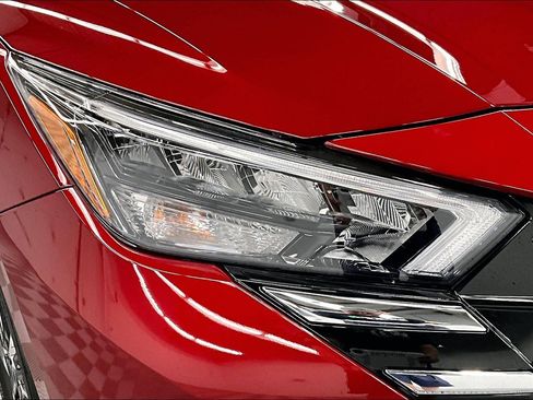 New 2025 Nissan Versa SV w/ Trunk Package FWD image 27