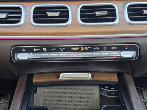 Used 2023 Mercedes-Benz GLS 450 4MATIC image 21