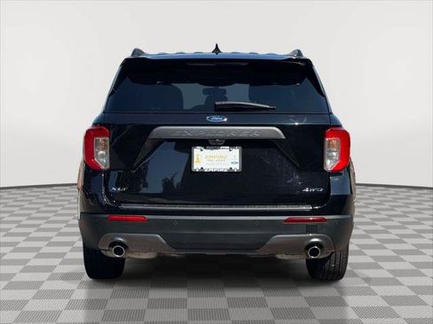 Used 2022 Ford Explorer XLT w/ Equipment Group 202A AWD/4WD image 6