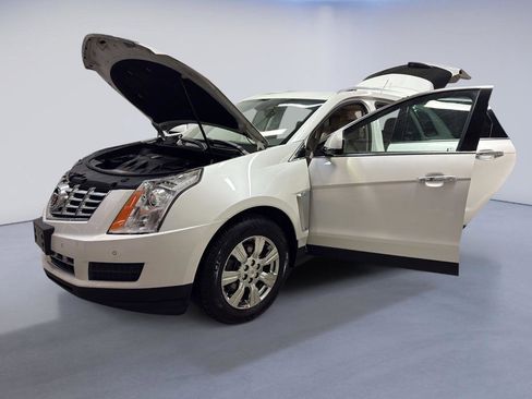 Used 2015 Cadillac SRX Luxury image 9