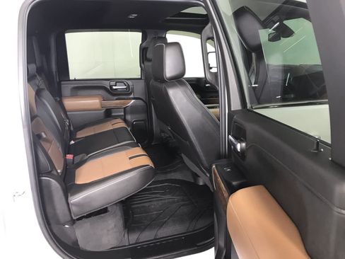 Used 2022 Chevrolet Silverado 2500 High Country w/ Safety Package II image 17