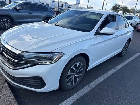 Used 2023 Volkswagen Jetta S image 1