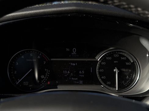 New 2025 Cadillac XT5 Luxury image 16