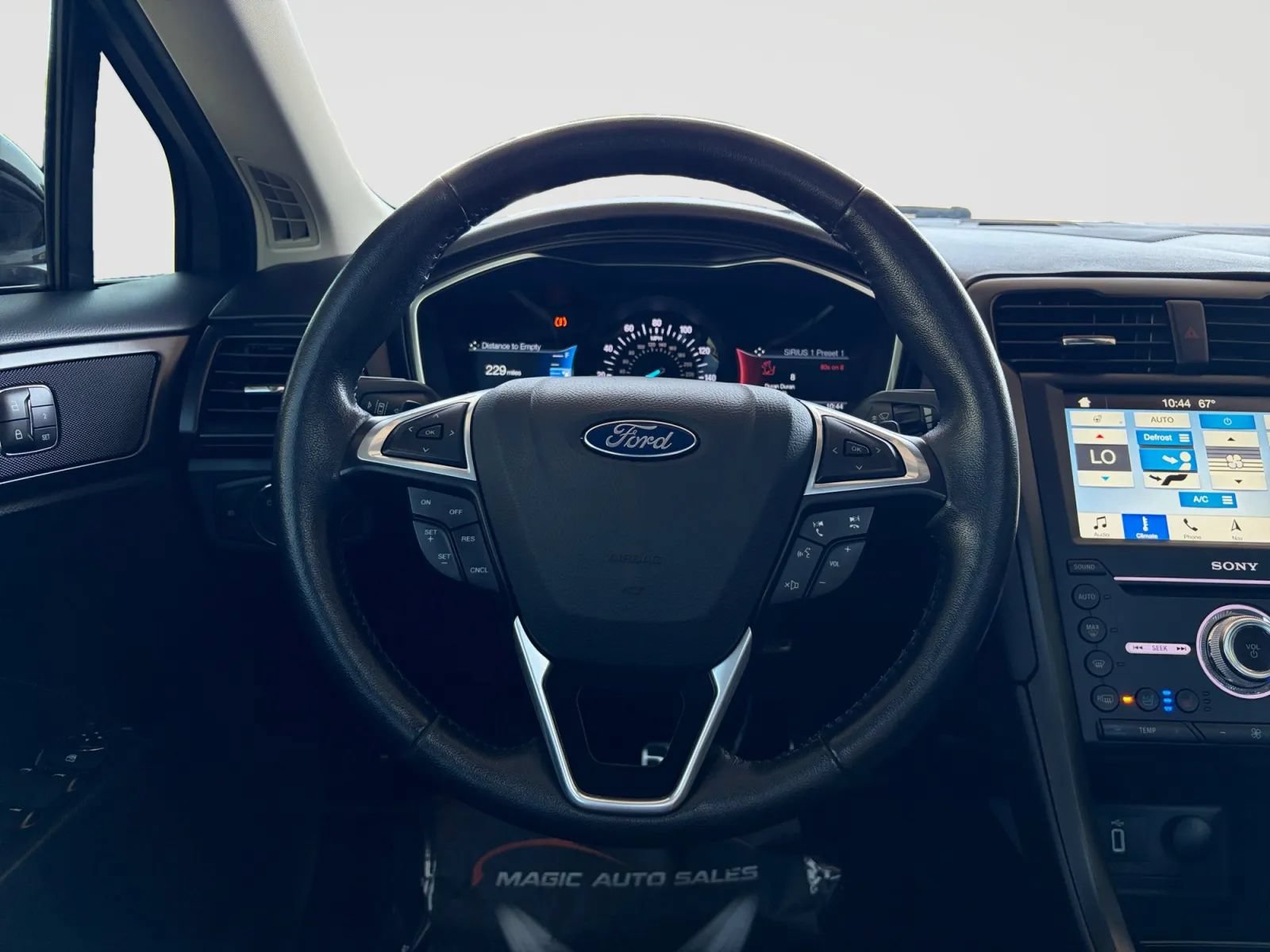 Used 2017 Ford Fusion Titanium FWD image 29