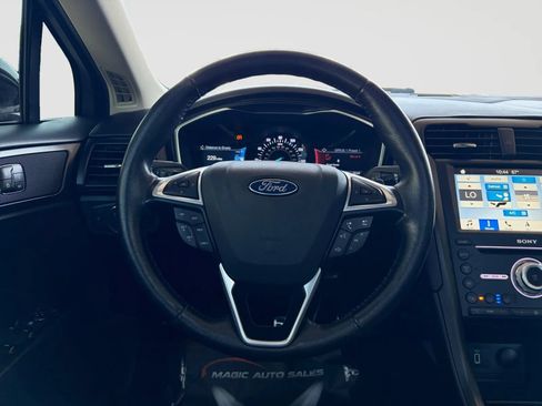 Used 2017 Ford Fusion Titanium FWD image 29