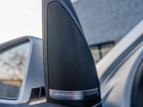 Used 2018 Mercedes-Benz GLS 550 4MATIC image 27