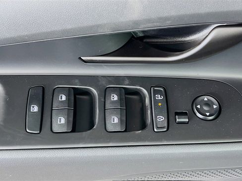 New 2025 Hyundai Elantra SEL FWD image 21