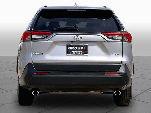 Used 2025 Toyota RAV4 XLE FWD image 5